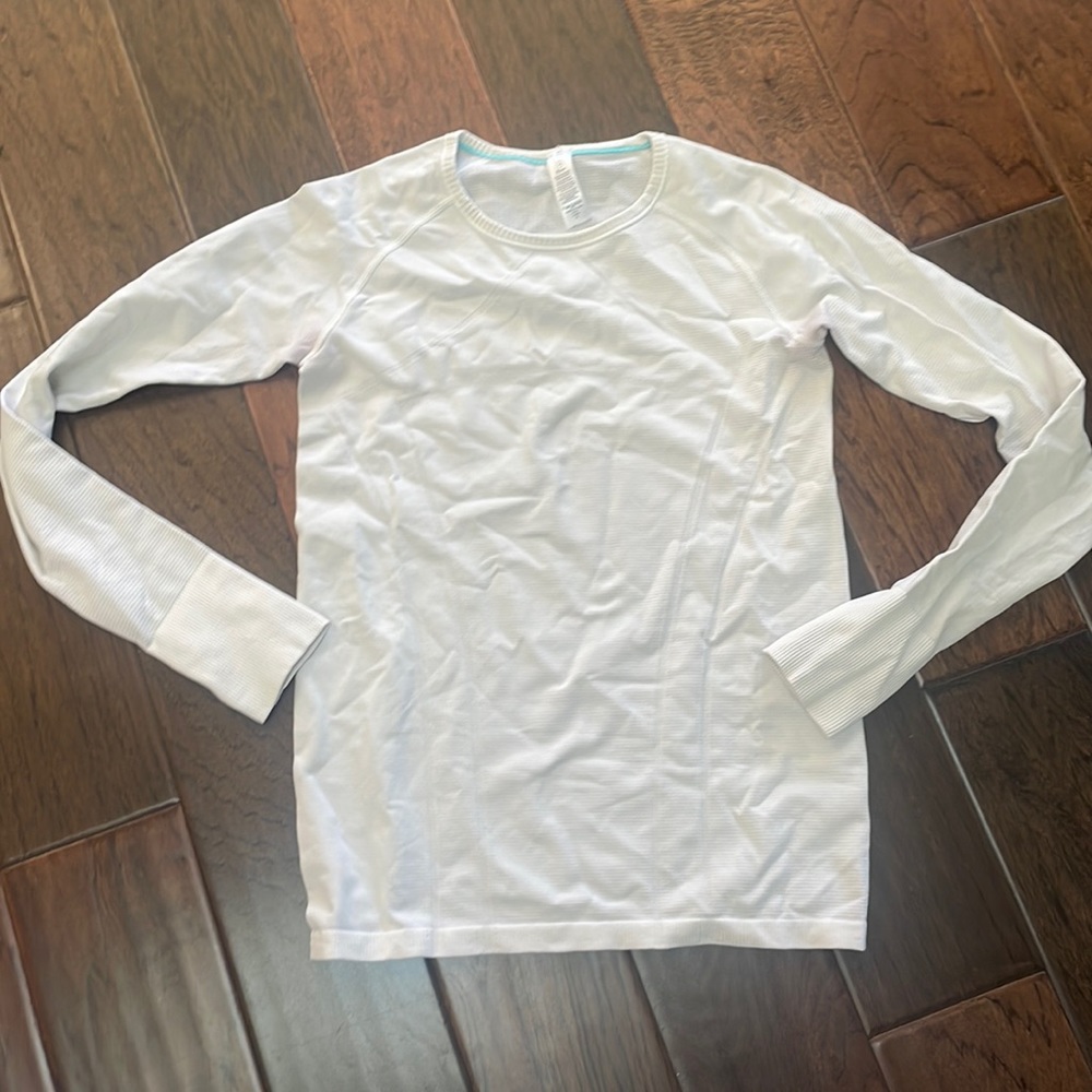 Ivivva top